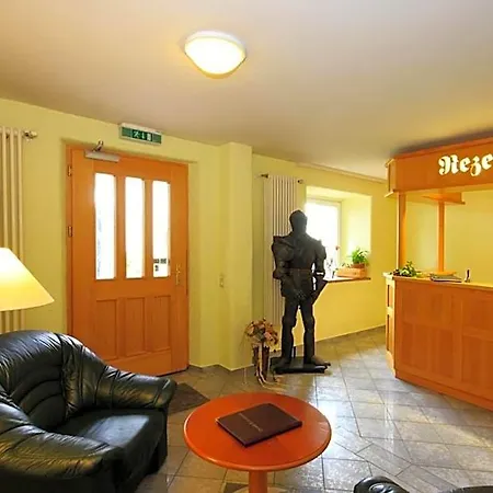 Otel Trasen 3*